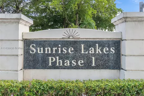2950 W Sunrise Lakes Dr #307, Sunrise, FL 33322