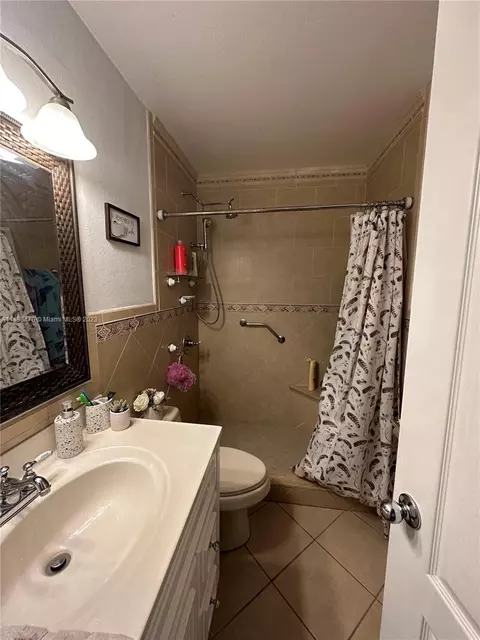 Undisclosed, Hialeah, FL 33015 photo 4