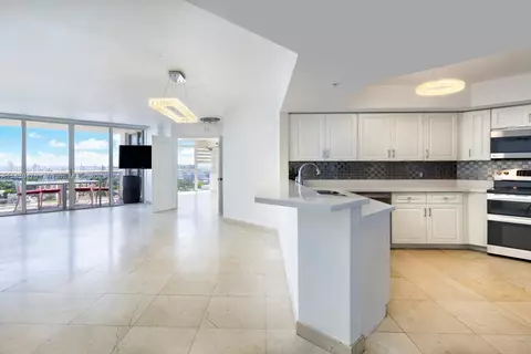 1900 Sunset Harbour Dr #2111, Miami Beach, FL 33139