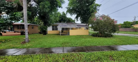 6501 Plunkett St, Hollywood, FL 33023