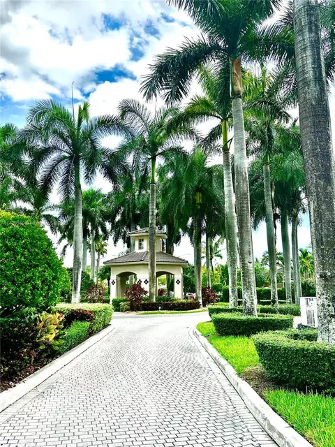 5670 NW 116th Ave #219, Doral, FL 33178