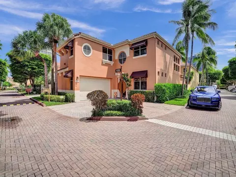 3704 NE 208th Ter, Aventura, FL 33180