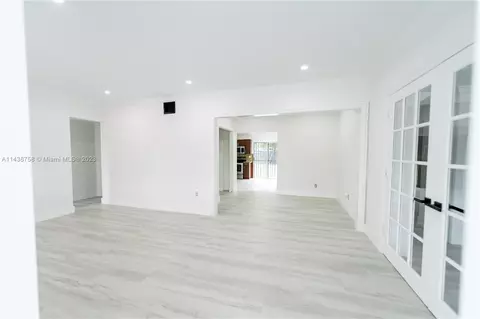 170 E 43rd St, Hialeah, FL 33013 photo 4