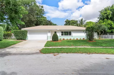 900 NW 9th Way, Boca Raton, FL 33486