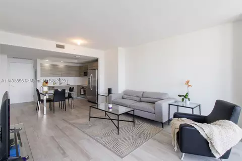 121 NE 34th St #2212, Miami, FL 33137