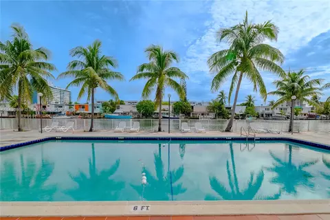 7207 Bay Dr #22, Miami Beach, FL 33141