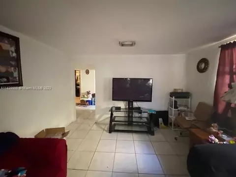 1624 NW 32nd St, Miami, FL 33142