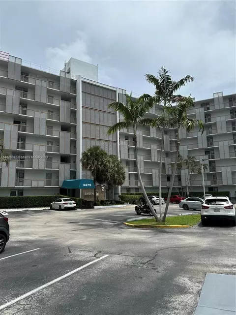 3475 N Country Club Dr #112, Aventura, FL 33180