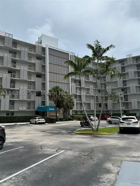 3475 N Country Club Dr #112, Aventura, FL 33180