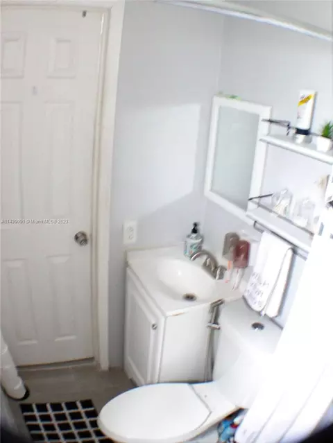 81 E 54th St, Hialeah, FL 33013 photo 9