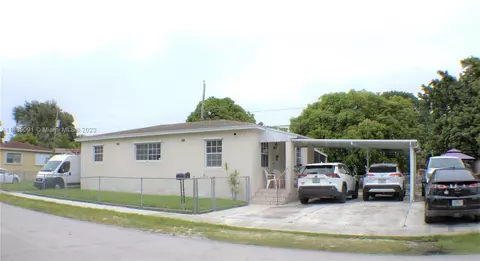 81 E 54th St, Hialeah, FL 33013