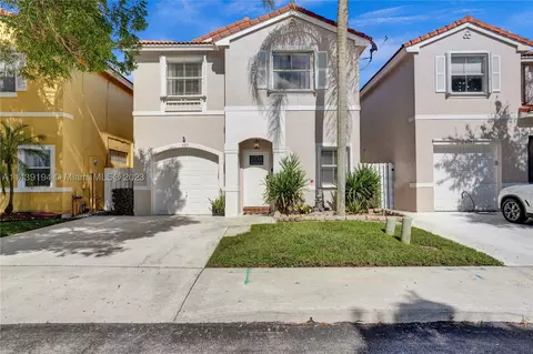 4185 Tree Tops Rd, Hollywood, FL 33026