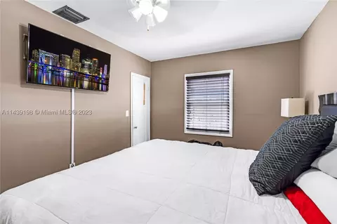741 SE 1st St, Hialeah, FL 33010 photo 17