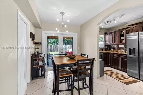 741 SE 1st St, Hialeah, FL 33010 photo 9