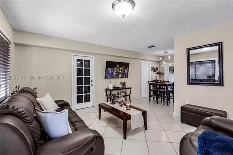 741 SE 1st St, Hialeah, FL 33010 photo 8