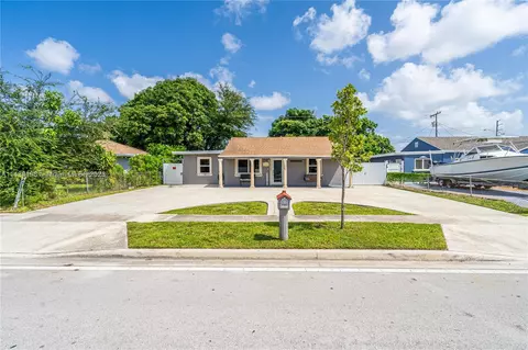 741 SE 1st St, Hialeah, FL 33010