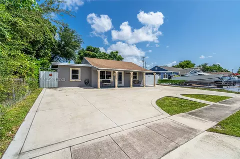 741 SE 1st St, Hialeah, FL 33010 photo 3