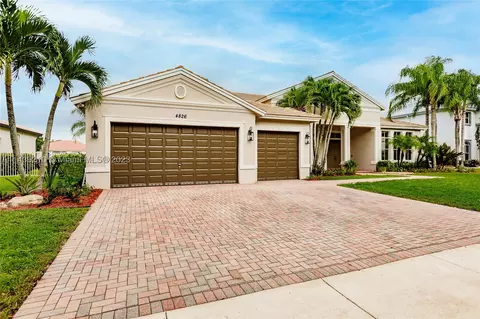 4826 Sunkist Way, Cooper City, FL 33330