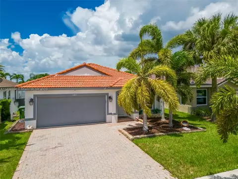 1484 NW 208th Way, Pembroke Pines, FL 33029