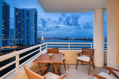 888 Brickell Key Dr #1204, Miami, FL 33131