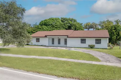 9731 Colonial Dr, Miami, FL 33157