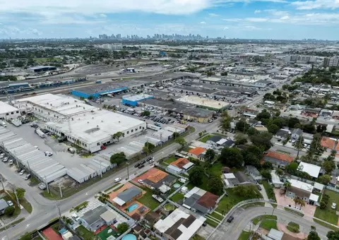 View/Area - 3360 E 10th Ave, Hialeah, FL 33013 photo 3 of 9