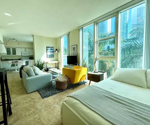 275 NE 18th St #408, Miami, FL 33132