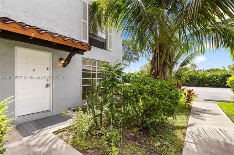 10838 N Kendall Dr #W8, Miami, FL 33176