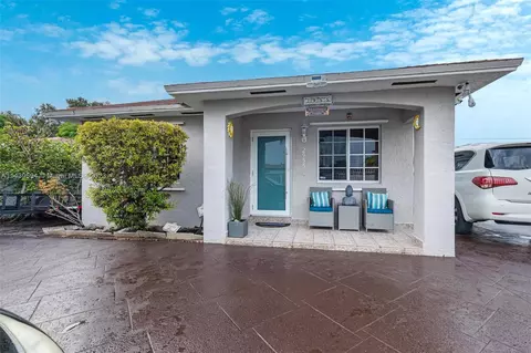 2955 NW 96th St, Miami, FL 33147