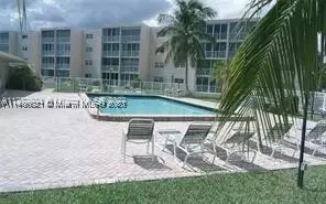 206 SE 10th St #304, Dania Beach, FL 33004