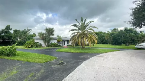 8760 SW 155th St, Palmetto Bay, FL 33157