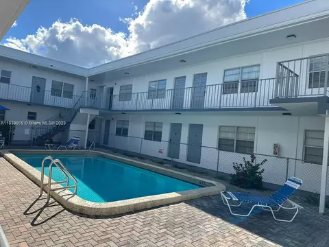 30 SE 4th Ave #214, Hallandale Beach, FL 33009