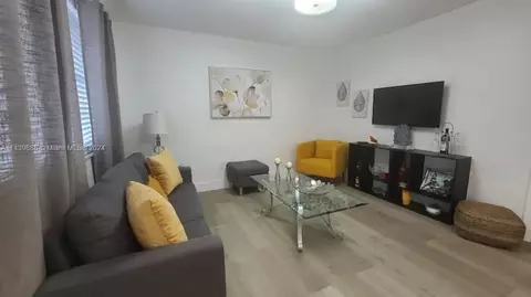 649 SW 9th St #108, Miami, FL 33130