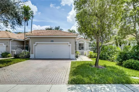7720 S Aragon Blvd #3, Sunrise, FL 33322