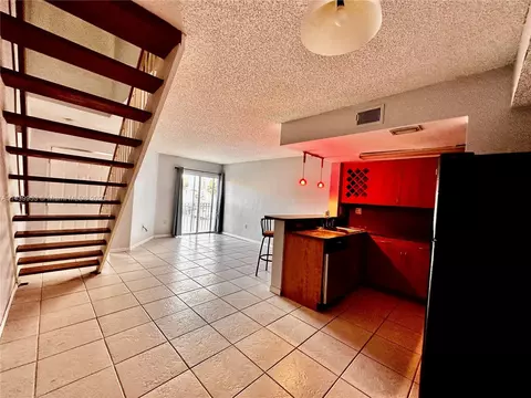510 NW 86th Pl #12-209, Miami, FL 33126