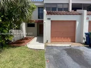 6524 Racquet Club Dr #77, Lauderhill, FL 33319