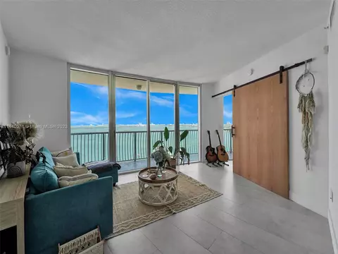 1750 N Bayshore Dr #2101, Miami, FL 33132