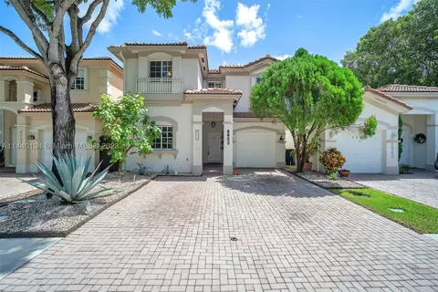 6653 NW 107th Pl, Doral, FL 33178
