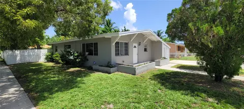 301 NE 172nd St, North Miami Beach, FL 33162
