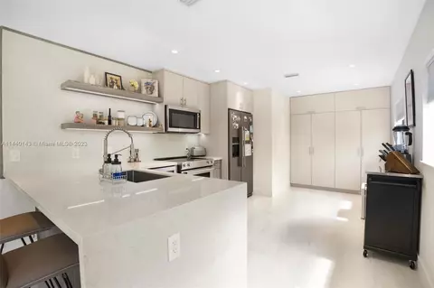 14008 Lake George Ct, Miami Lakes, FL 33014