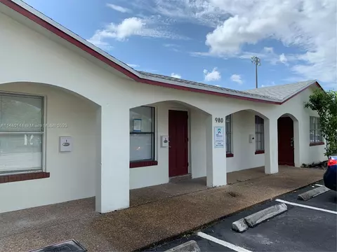 980 SW 76th Ave, North Lauderdale, FL 33068