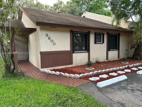 9600 NW 16th Ct #9600, Pembroke Pines, FL 33024