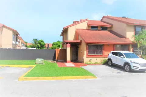 4059 W 8th Ln #35, Hialeah, FL 33012