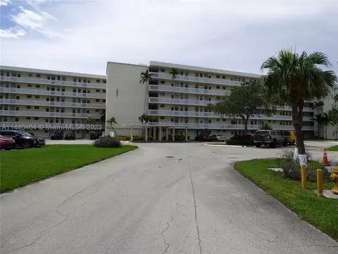 2859 Leonard Dr #G306, Aventura, FL 33160