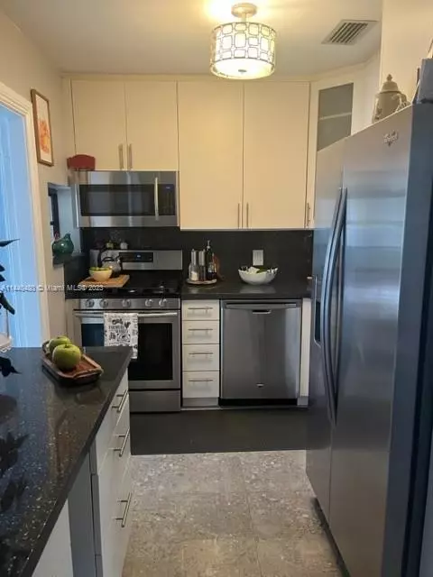 61 E 61st St, Hialeah, FL 33013 photo 6