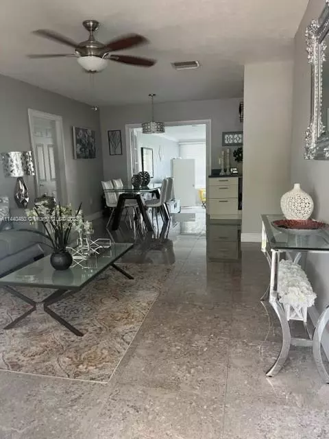61 E 61st St, Hialeah, FL 33013 photo 4