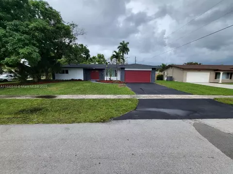 7341 NW 10th Pl, Plantation, FL 33313