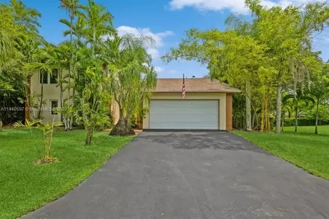 8500 SW 179th St, Palmetto Bay, FL 33157