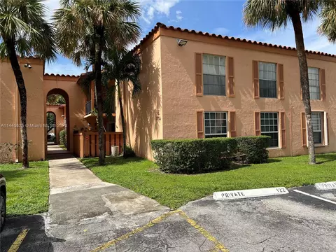 7200 Fairway Dr #H6, Miami Lakes, FL 33014