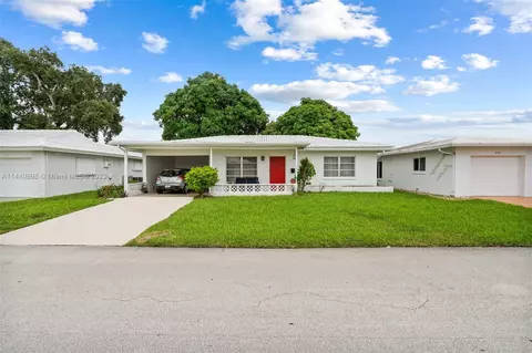 6703 NW 74th Pl, Tamarac, FL 33321